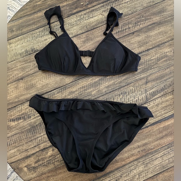 J.Crew | Ruffle Bikini Set - Picture 1 of 11